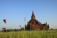 Świątynia w Bagan wczesnym porankiem