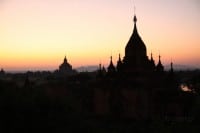 Bagan - Birma. Świt nad Baganem