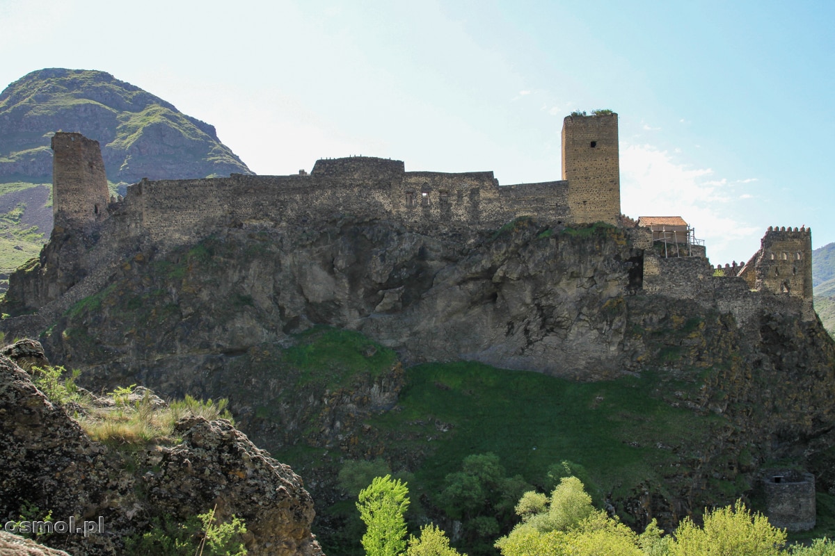 Widok na zamek Chertwisi