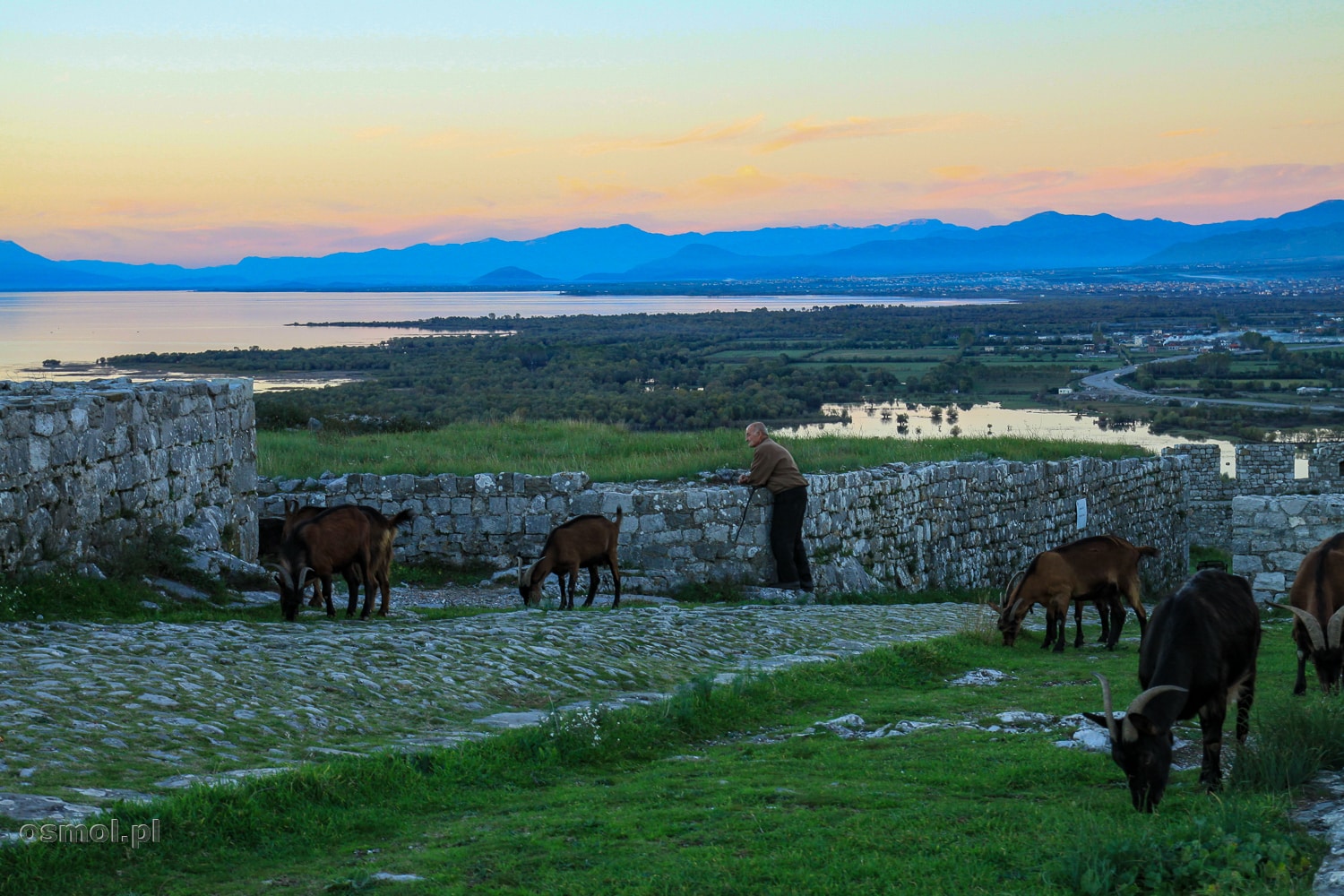 Panorama na jezioro z Zamku Rozafy