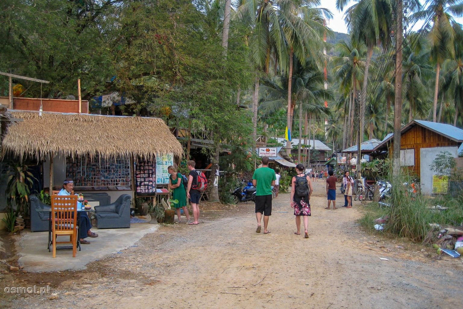 Uliczka na Koh Chang Lonely Beach