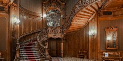 Kasyno szlacheckie we Lwowie. Ich najbardziej znanym częściej są piękne schody