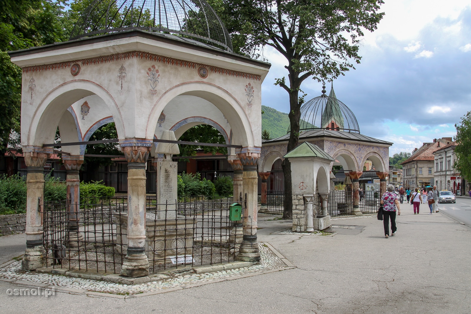 Stare grobowce w Travniku