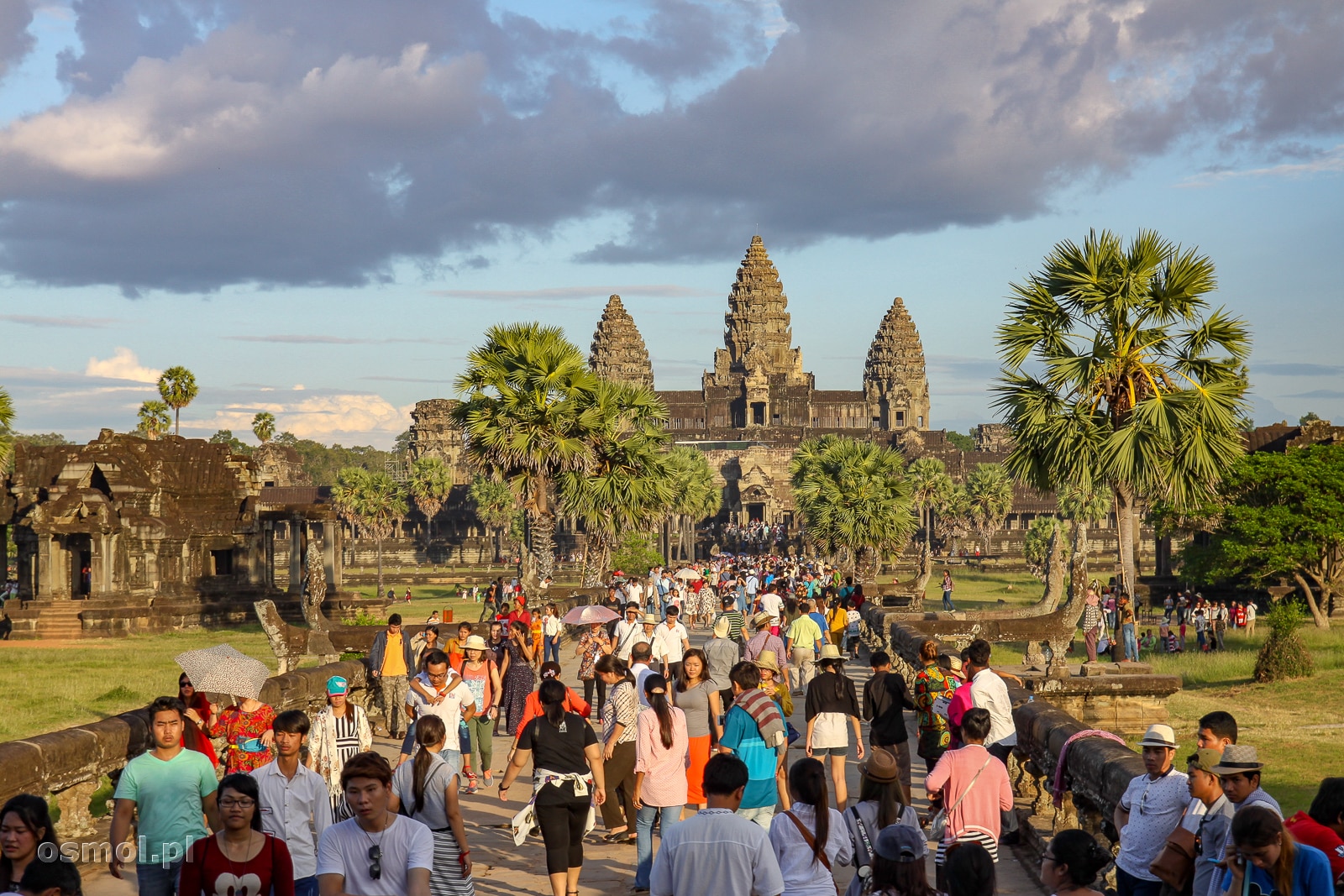 Angkor Wat Kambodza - tłumy turystów