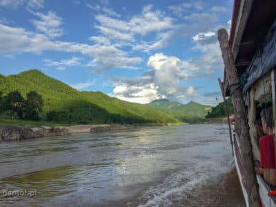 Spływ Mekongiem do Luang Prabang w Laosie