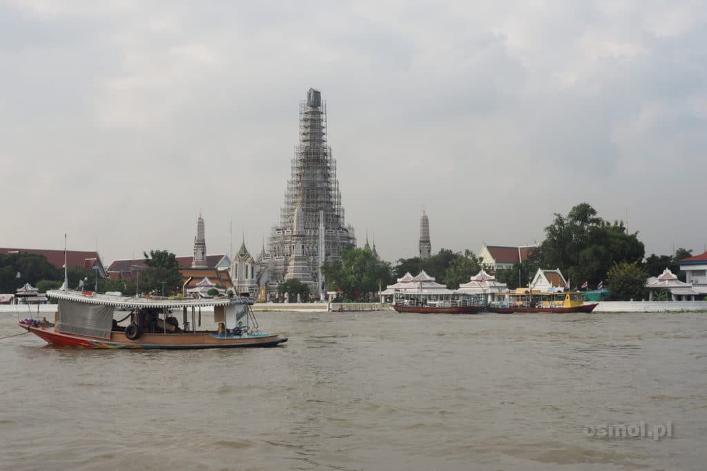 Wat Arun od strony rzeki