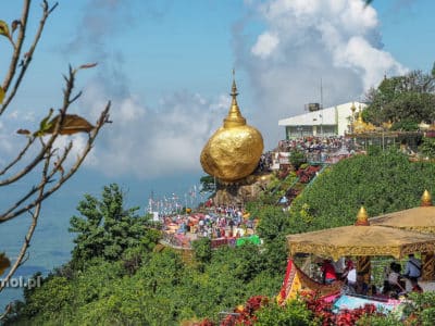Złota skała w Birmie