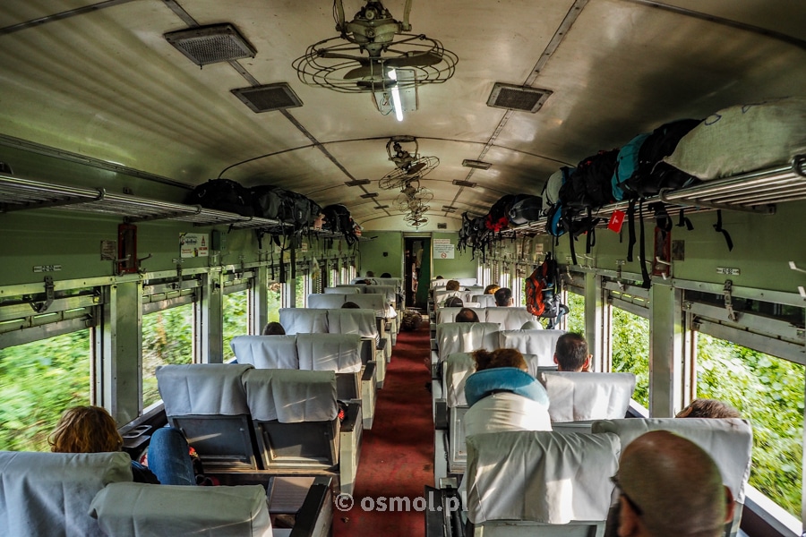 Kolej w Birmie - wagon pierwszej klasy