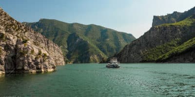 Jezioro Koman. Albania