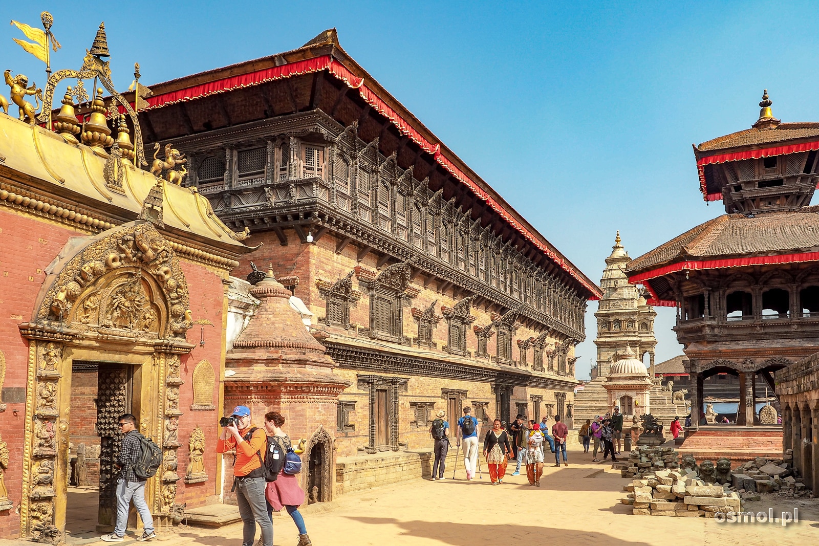 Złota Brama i Pałac Pięćdziesięciu Pięciu okien w Bhaktapurze