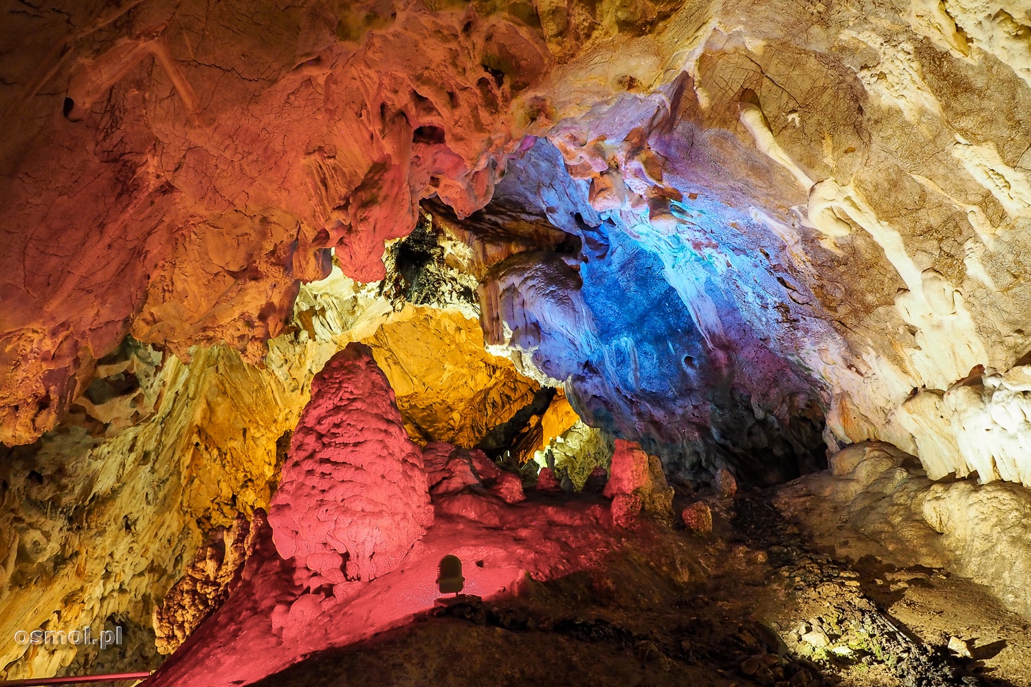 Jaskinia Vrelo w Kanionie Matka