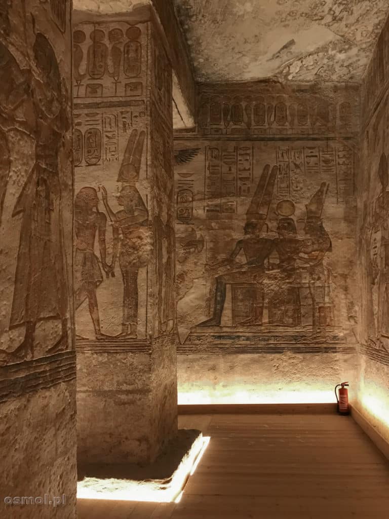 Sala z płaskorzeźbami w Abu Simbel
