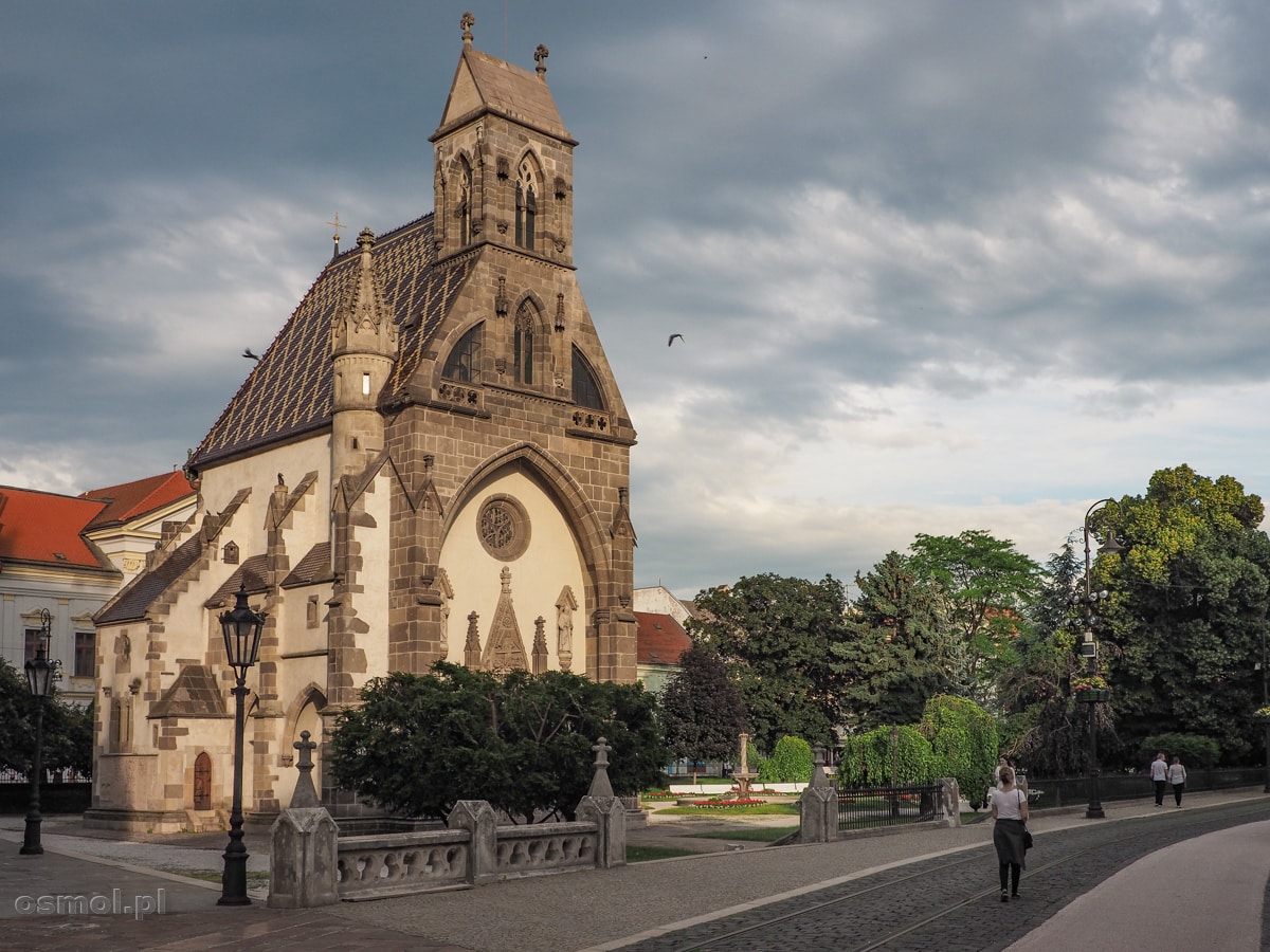 Kaplica św. Michała w Koszycach stoi dosłownie na kościach.