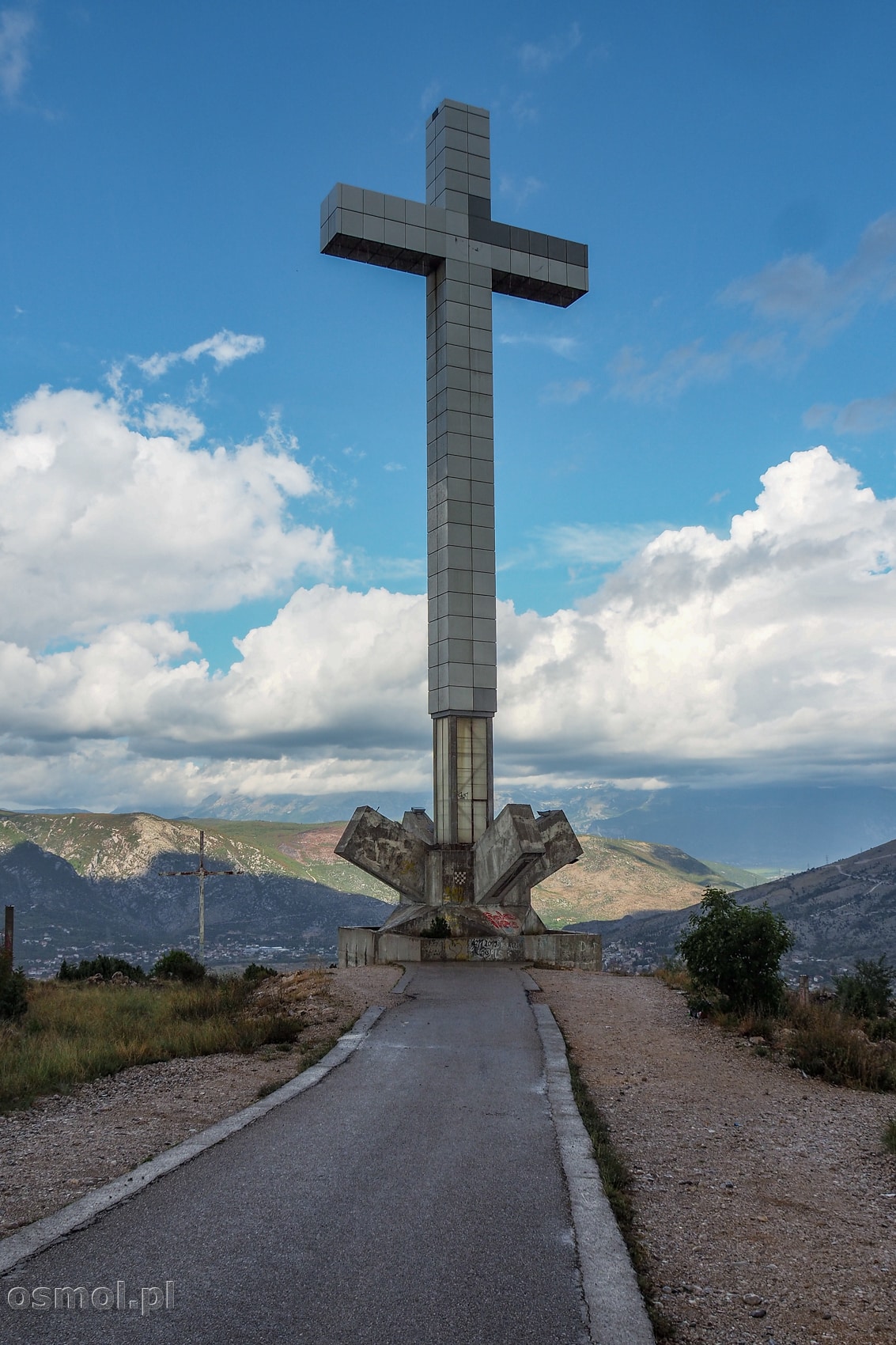 Krzyż nad Mostarem