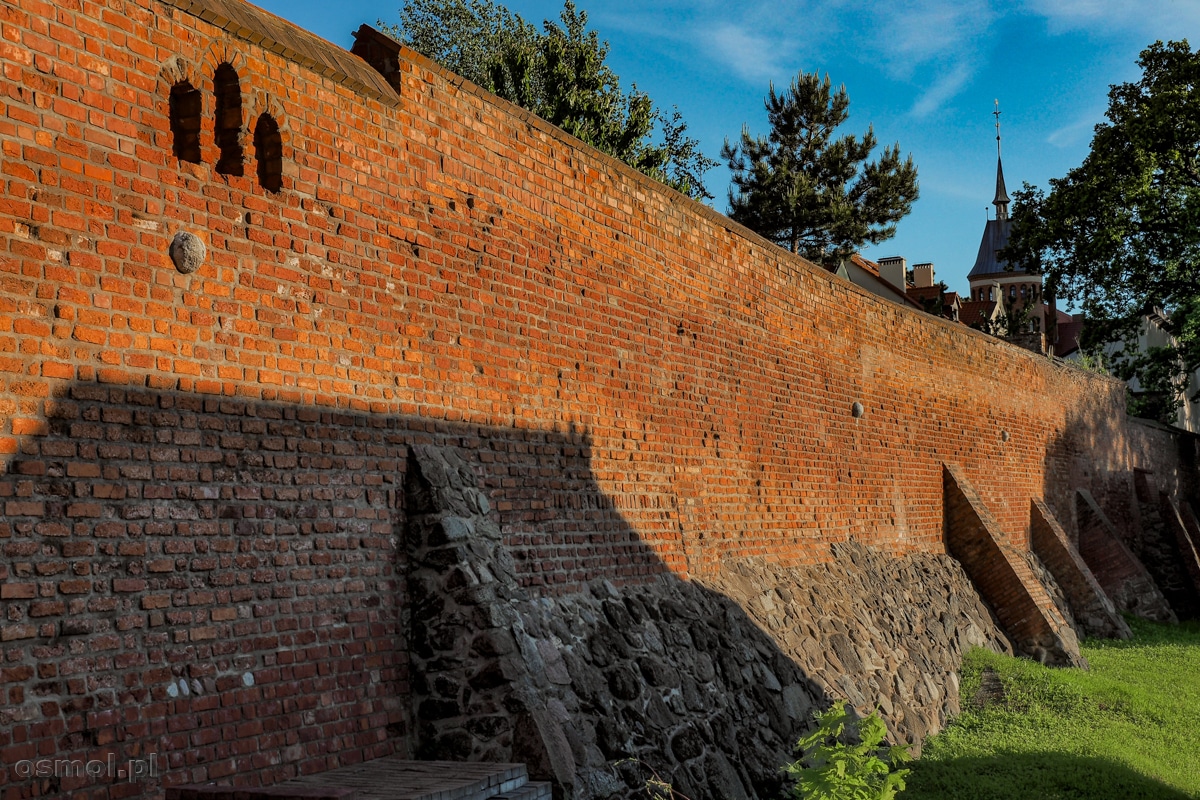 Mury miejskie w Chełmnie w znakomitej większości przetrwały do dzisiejszych czasów