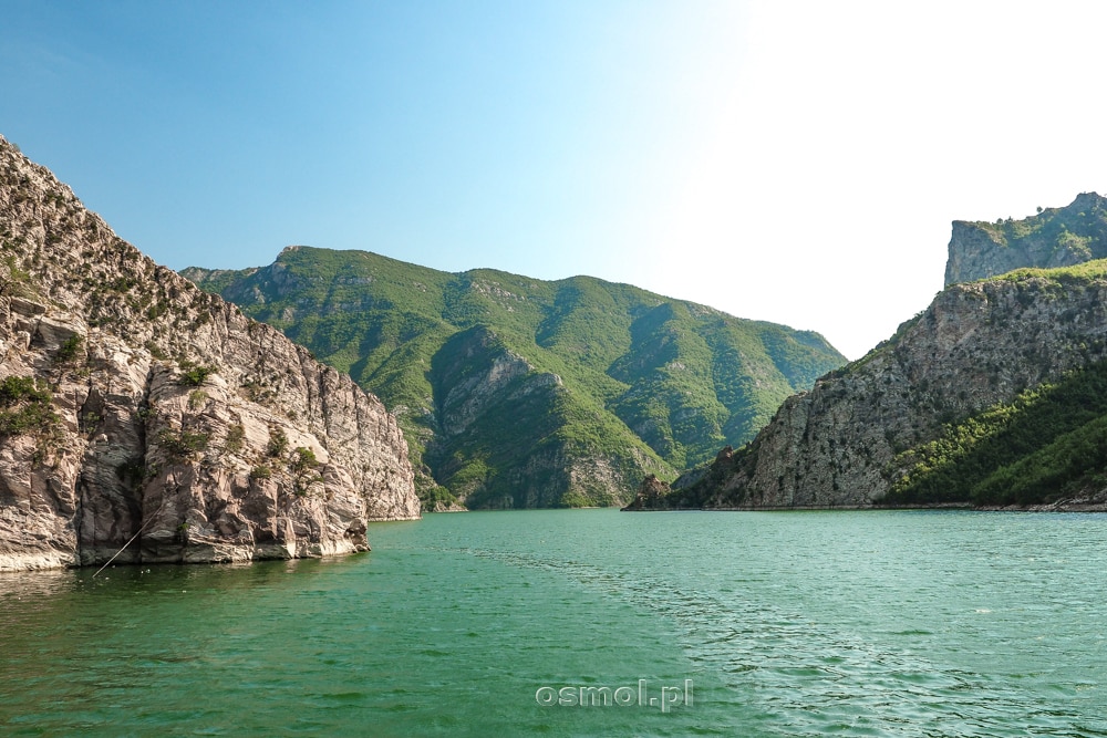 Jezioro Koman w Albanii
