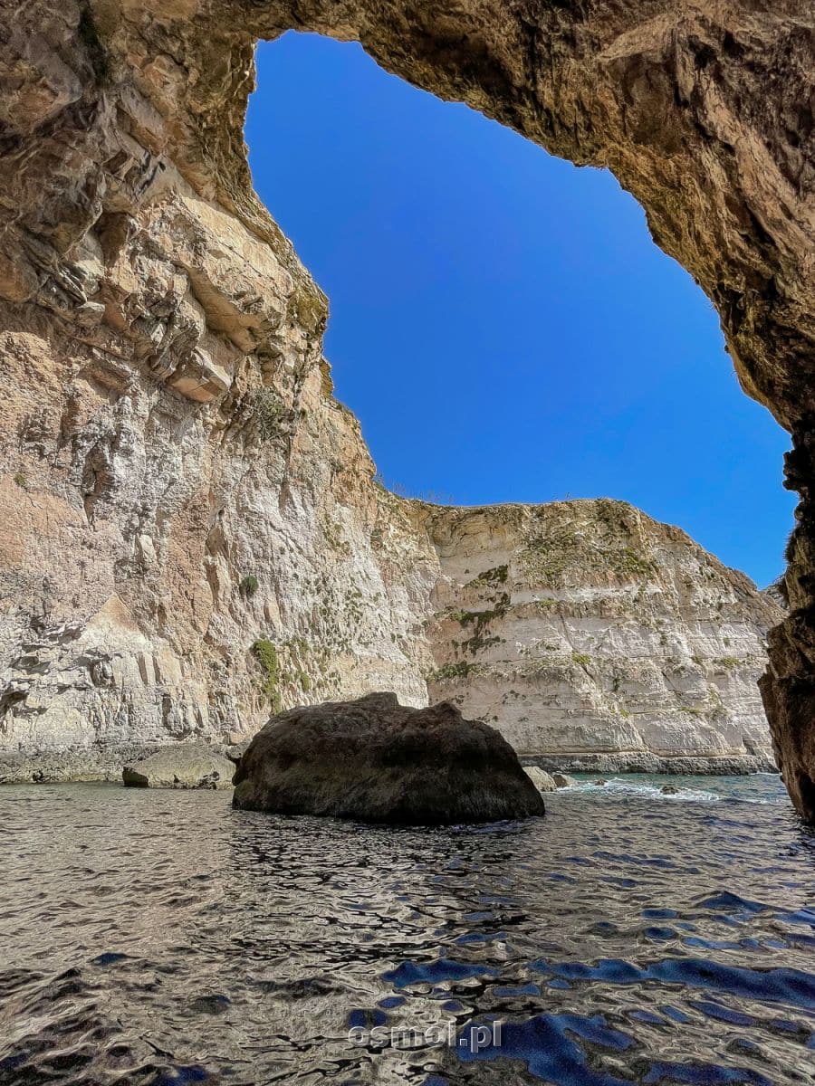 Pod łukami Blue Grotto na Malcie