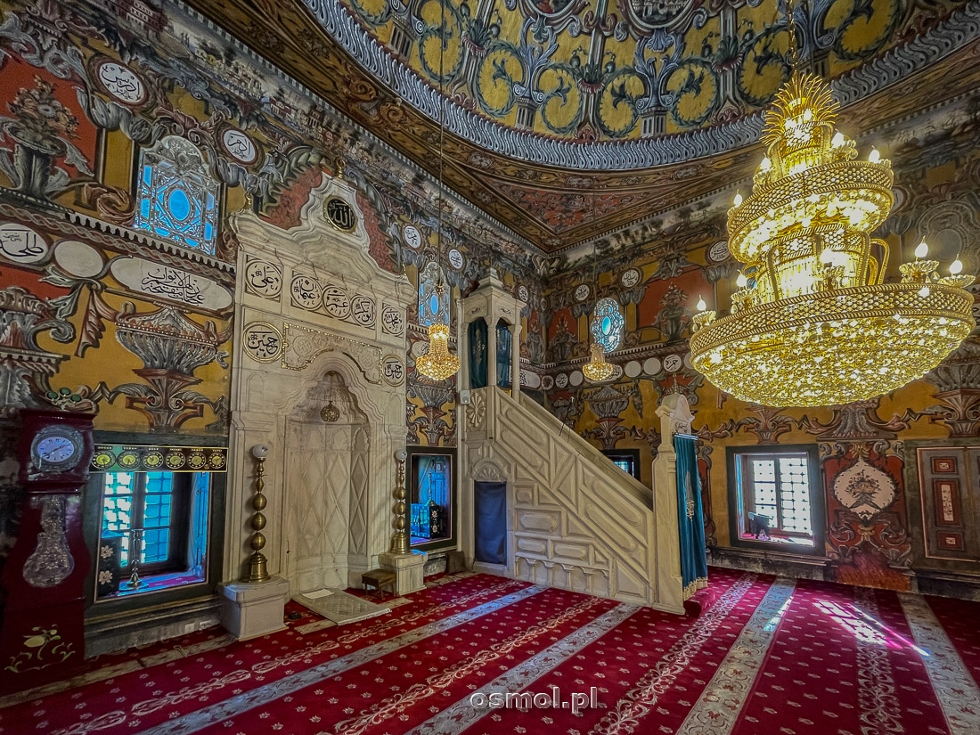 Wnętrze Kolorowego Meczetu w Tetowie