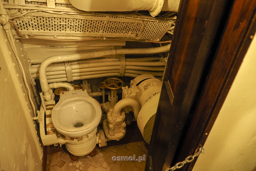 Toaleta na okręcie podwodnym Lembit