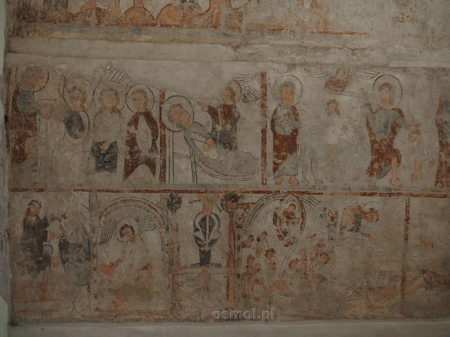 Polichromie z XIII wieku, które możemy oglądać w bocznej nawie kościoła w Czerwińsku