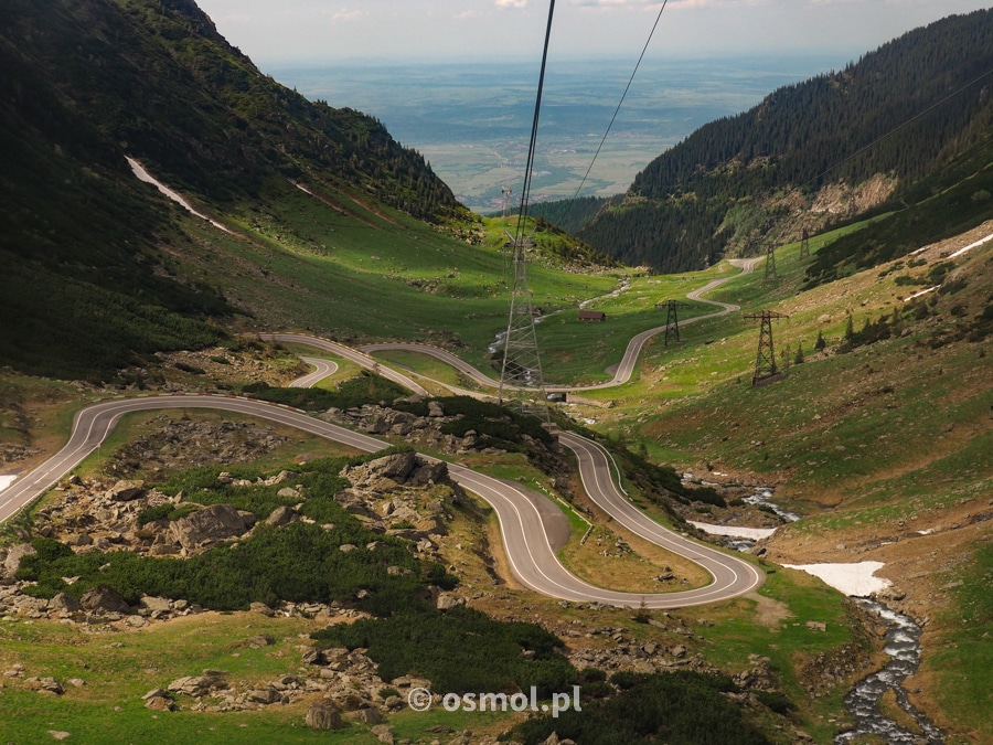 Dolina przez którą przebiega Droga Transfogaraska w Rumunii