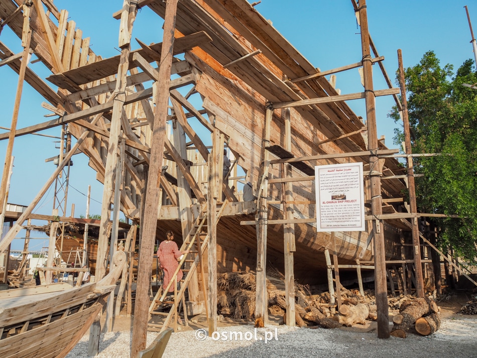 Łódź Al-Ghanja podczas budowy