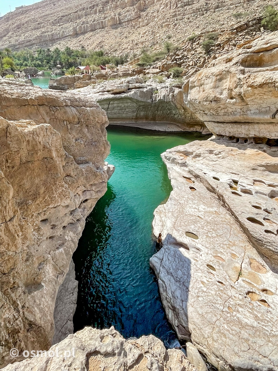 Turkusowa woda Wadi Bani Khalid