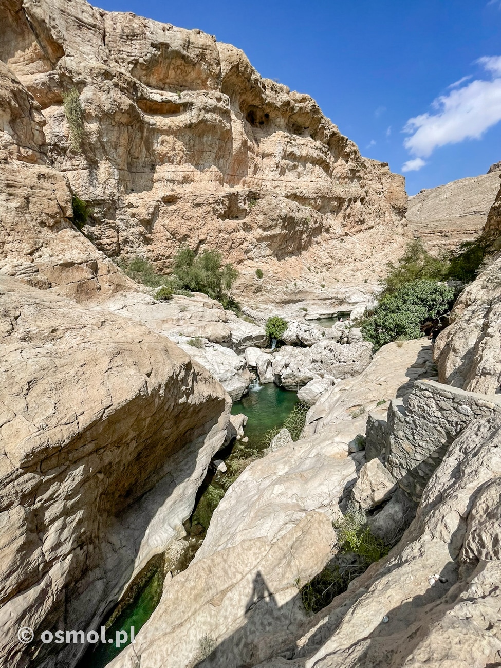 Skały wąwozu Wadi Bani Khalid