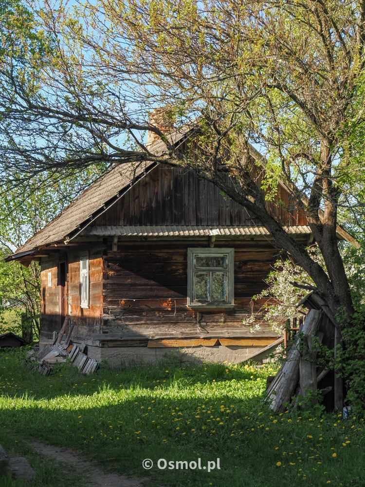 Jeden z niszczejących domów we wsi Soce - nie wszystkie domu K