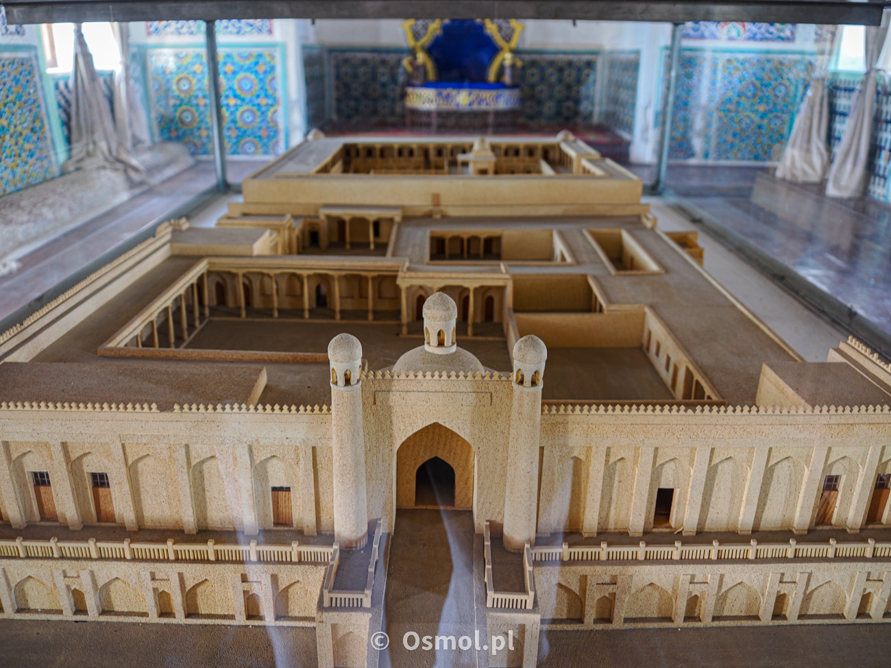 Widok na wejście do Pałacu Khudoyara Khana w Kokand