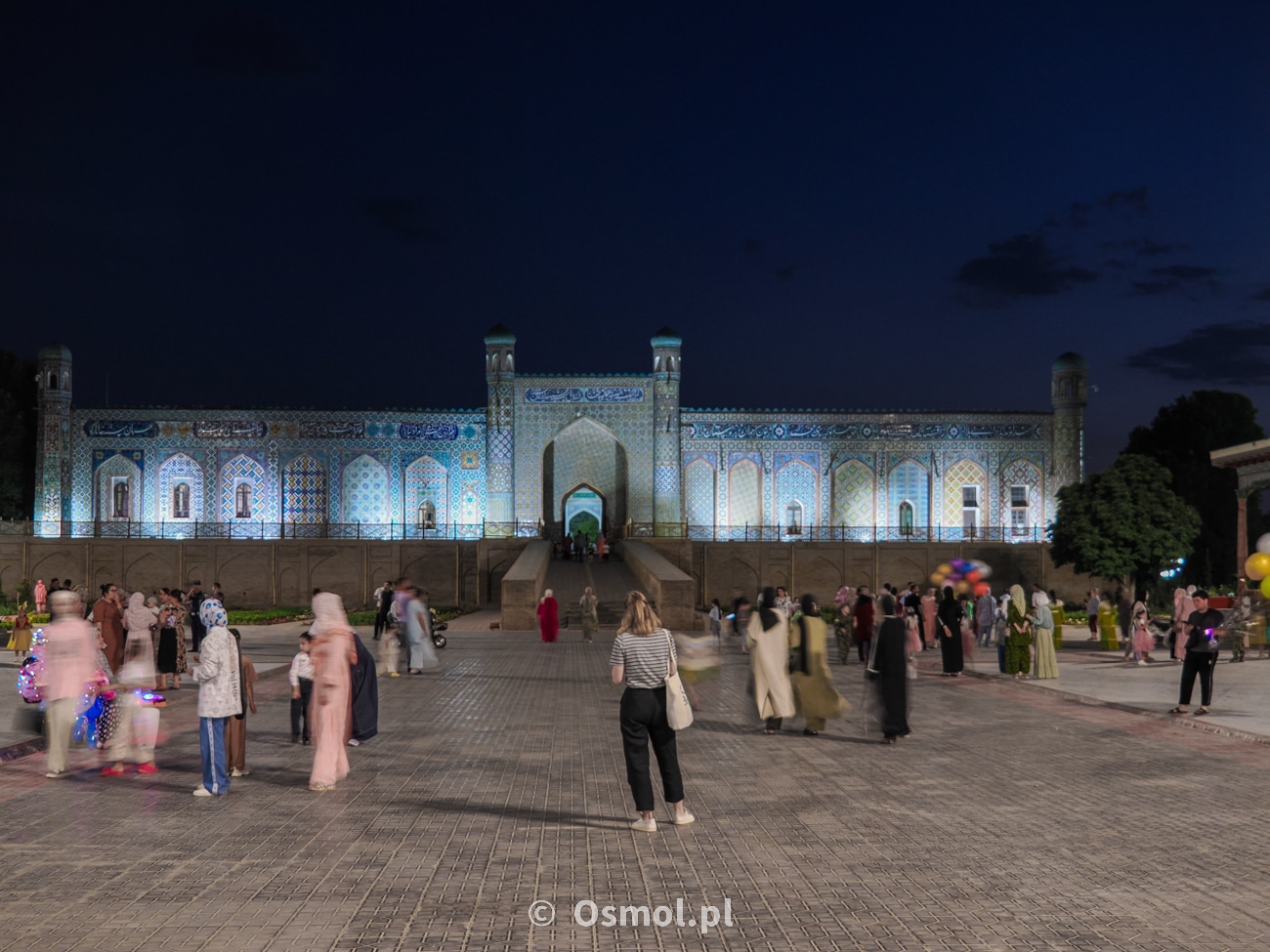 Pałac Khudoyara Khana nocą
