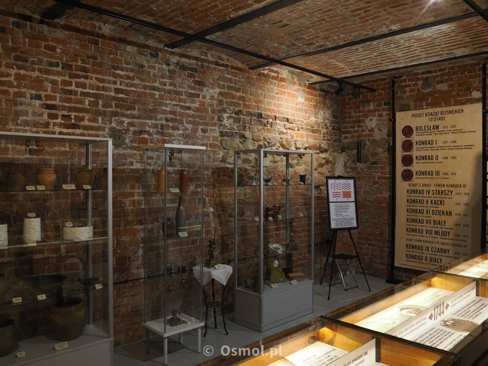 Małe muzeum mieszczące się pod bazyliką w Oleśnicy