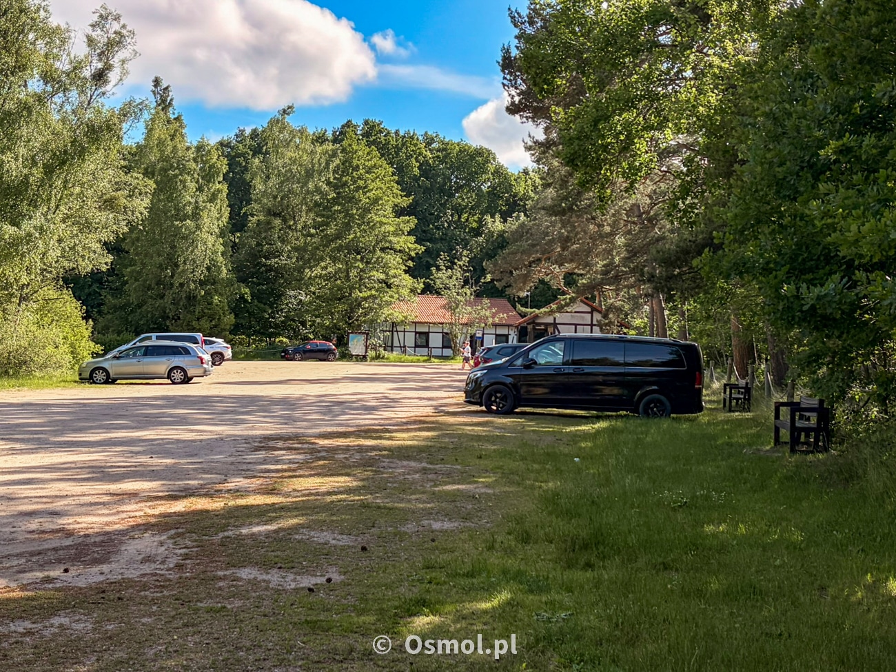 Parking leśny - tu najlepiej zaparkować, by dostać się do Wydmy Czołpińskiej